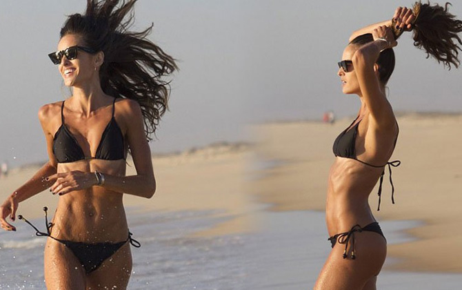 Brezilyalı model Izabel Goulart, Comporta sahilinde tatilde!